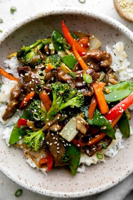 Beef and Vegetable Stir-Fry with Brown Rice (Calorie-Tracked)
