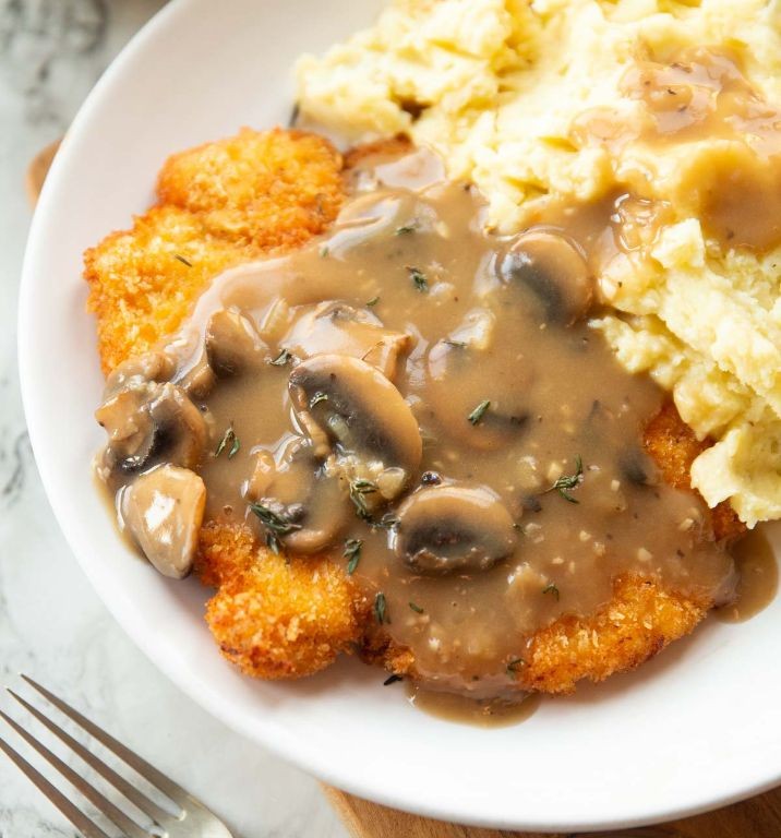 Crispy Panko Chicken Cutlets with Mushroom Gravy