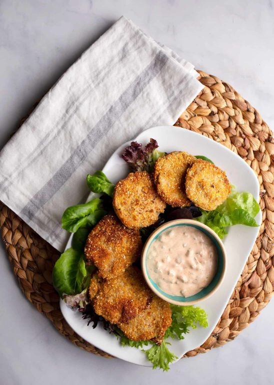 Fried Green Tomatoes with Remoulade Sauce