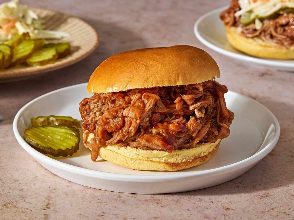 Slow Cooker Pulled Pork Sandwiches
