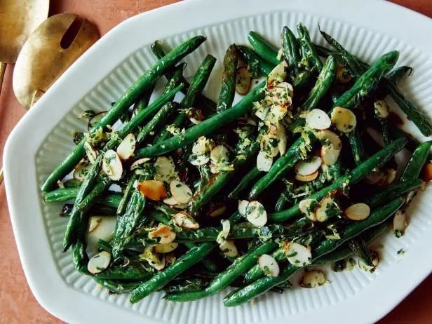 Air-Fried Green Beans with Almonds