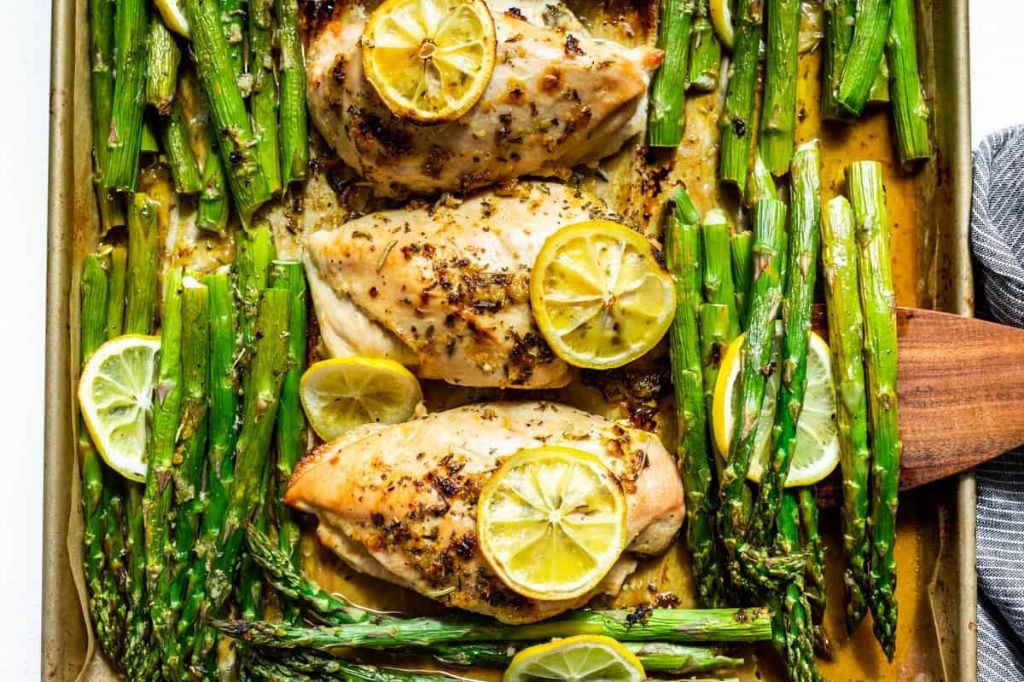 Baked Chicken Breast with Asparagus and Lemon