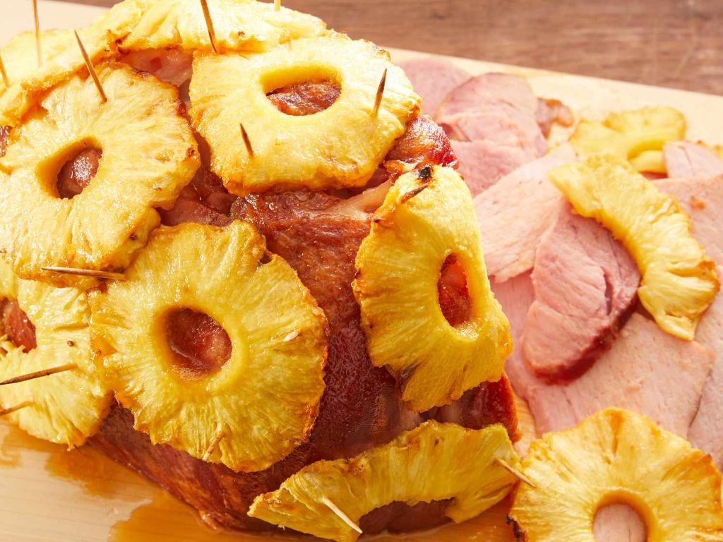 Baked Ham with Pineapple Glaze
