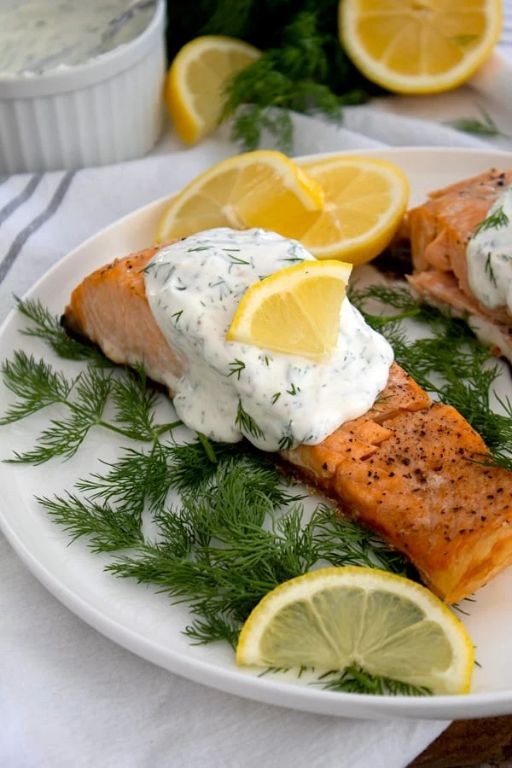 Baked Salmon with Dill Sauce