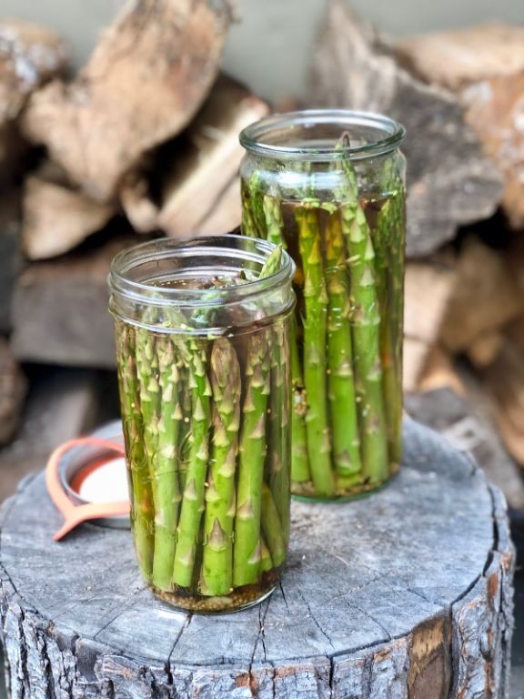 Balsamic Vinegar Pickled Asparagus