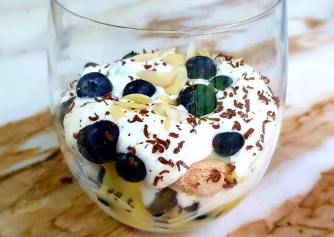 Blueberry Delight Trifle with Vanilla Custard