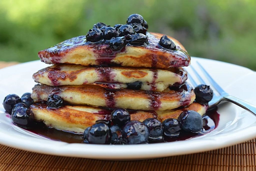 Blueberry Pancakes with Maple Syrup Glaze
