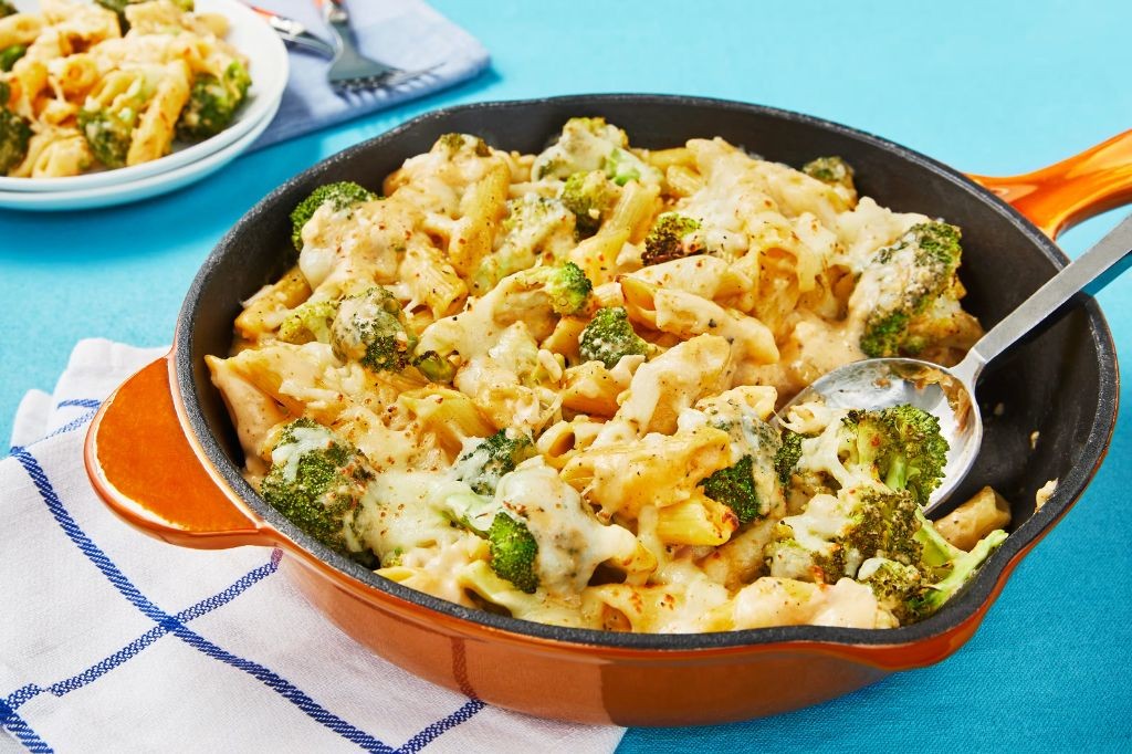 Broccoli and Cheddar Penne Pasta Bake
