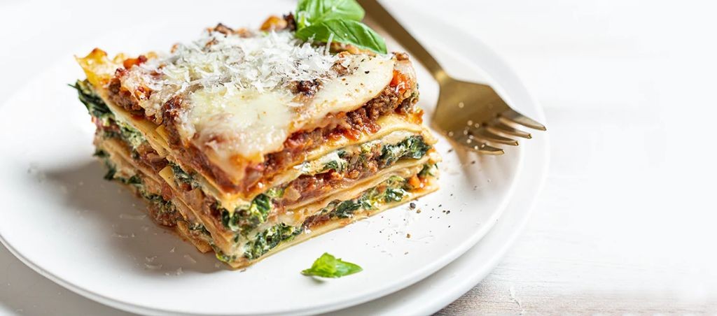 Cheesy Beef Lasagna with Ricotta and Spinach