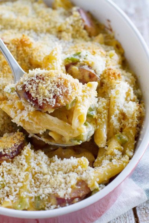 Cheesy Cajun Pasta Bake with Breadcrumbs