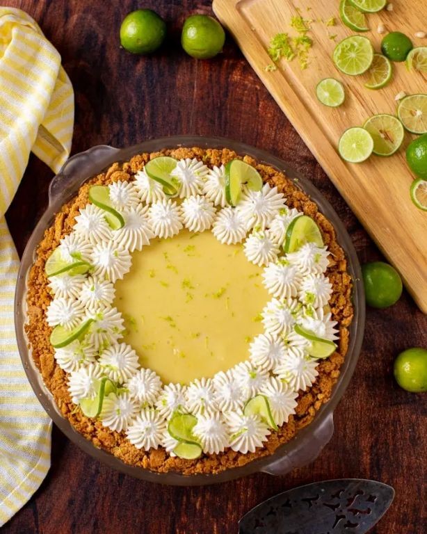 Classic Key Lime Pie with Graham Cracker Crust