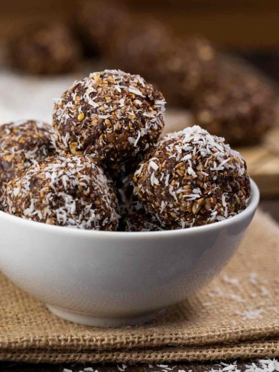 Coconut-glucose energy bites