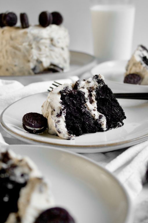 Cookies and Cream Ice Cream Cake with Marshmallow Topping