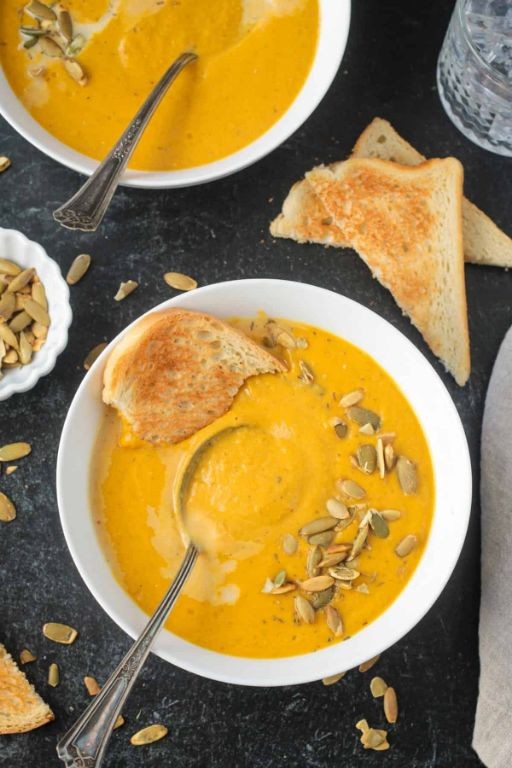 Creamy Pumpkin and White Bean Soup