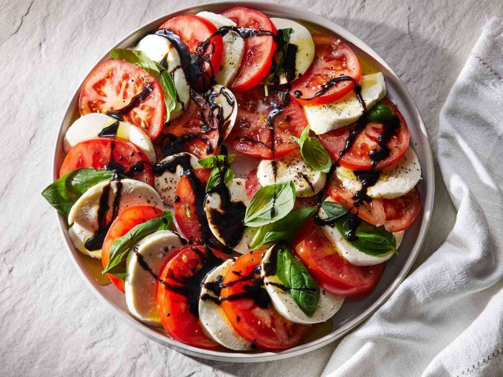 Easy Caprese Salad with Balsamic Glaze