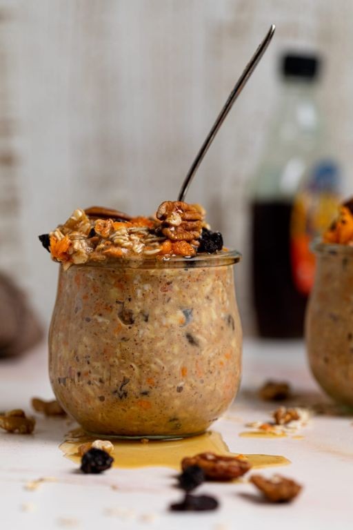 Glucose-spiced carrot cake overnight oats