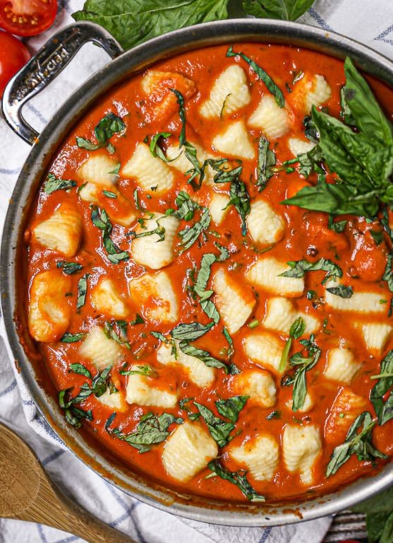 Gnocchi in Creamy Tomato Basil Sauce