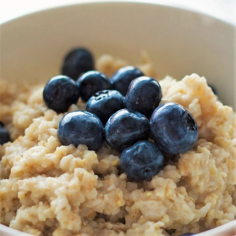 Hemp Heart Oatmeal with Berries