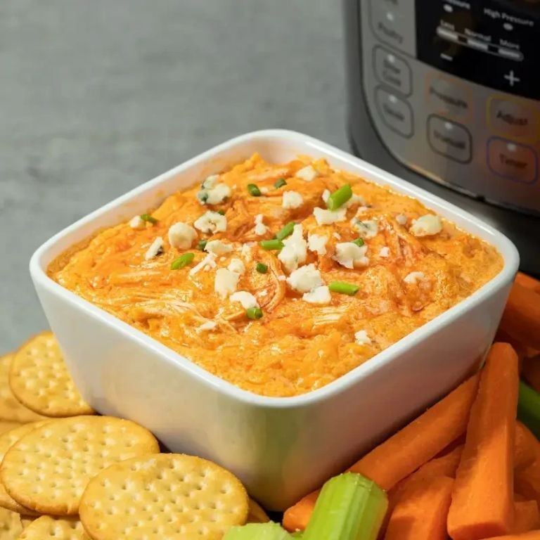 Instant Pot Buffalo Chicken Dip