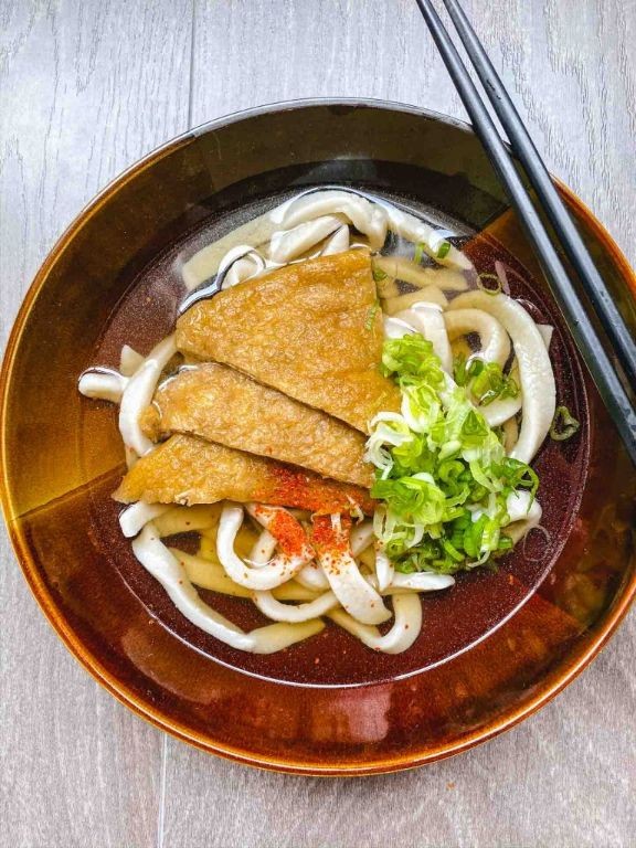 Kitsune Udon (Udon Soup with Fried Tofu)
