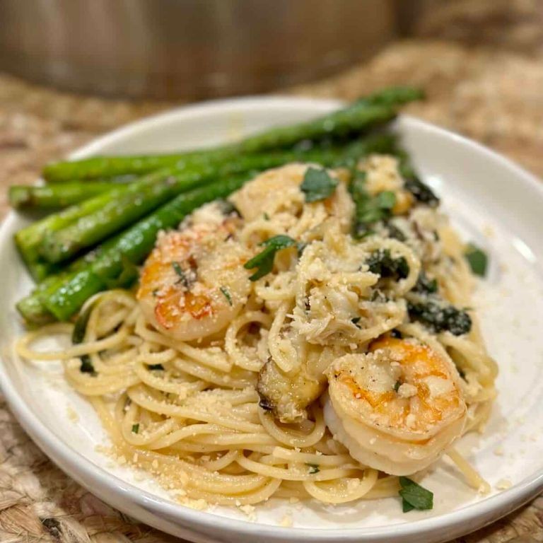 Lemon Garlic Shrimp and Crab Scampi