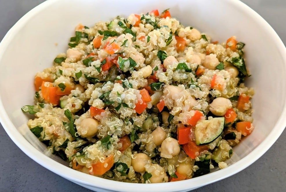 Low FODMAP Quinoa Salad with Spinach and Carrots