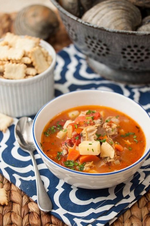 Manhattan Clam Chowder with Bacon and Thyme