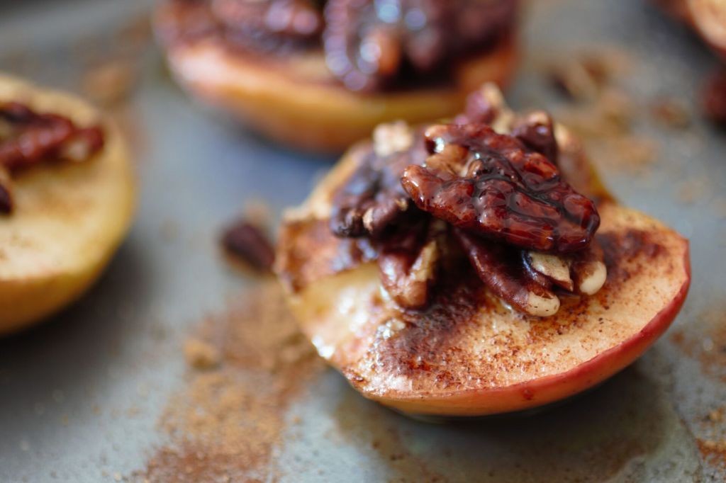 Maple Pecan Baked Apples