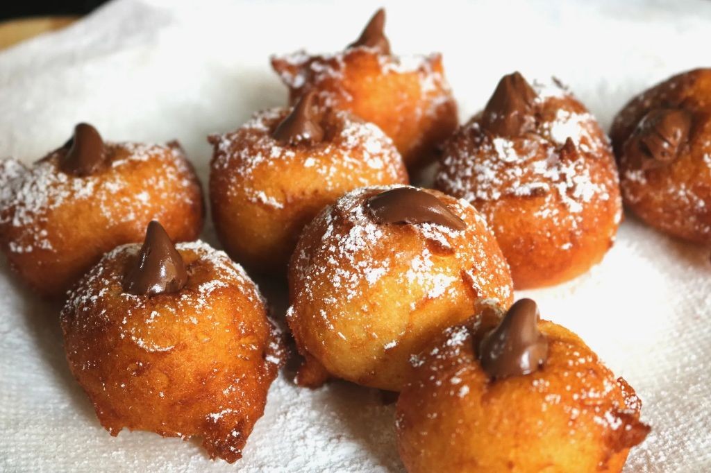Nutella-Stuffed Zeppole for Chocolate Lovers