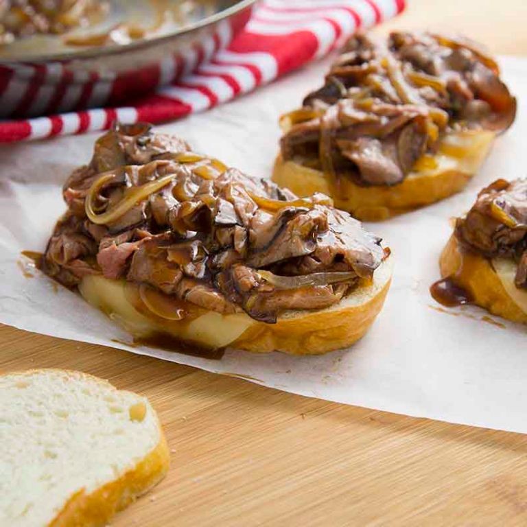Open-Faced Roast Beef Sandwich with Gravy