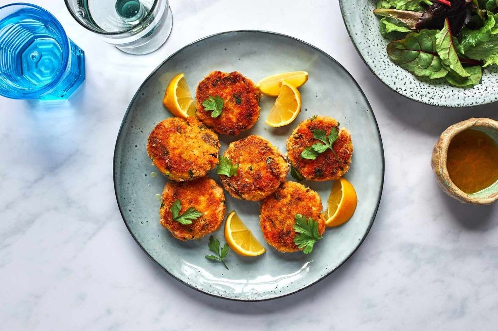 Panko-Crusted Salmon Patties with Tartar Sauce