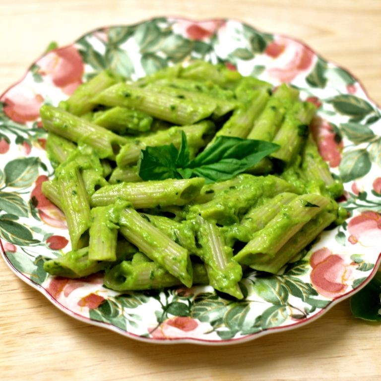Penne with Creamy Avocado Pesto