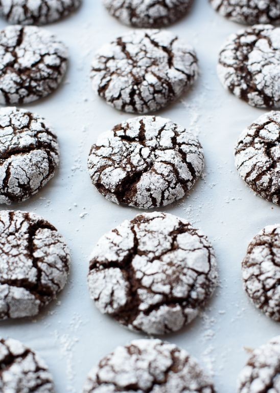 Peppermint Chocolate Crackle Cookies for the Holidays
