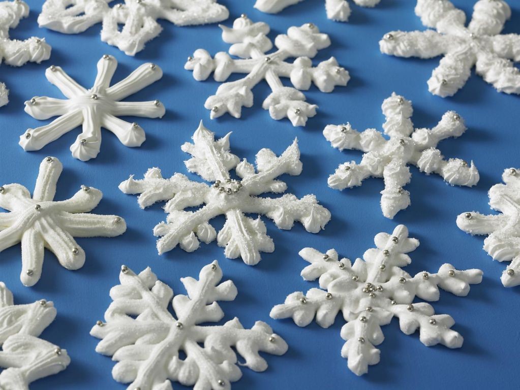 Peppermint Meringue Snowflakes