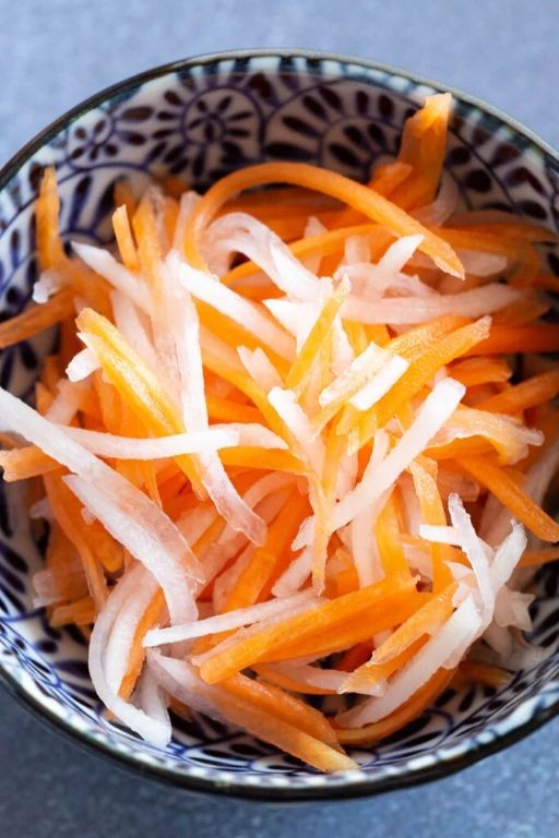 Pickled Radish and Carrot Sushi