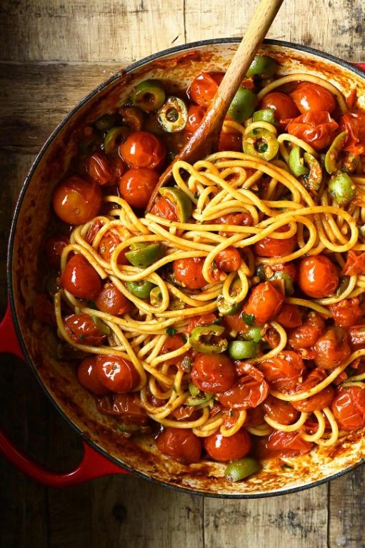 Quick and Easy Puttanesca Pasta with Cherry Tomatoes
