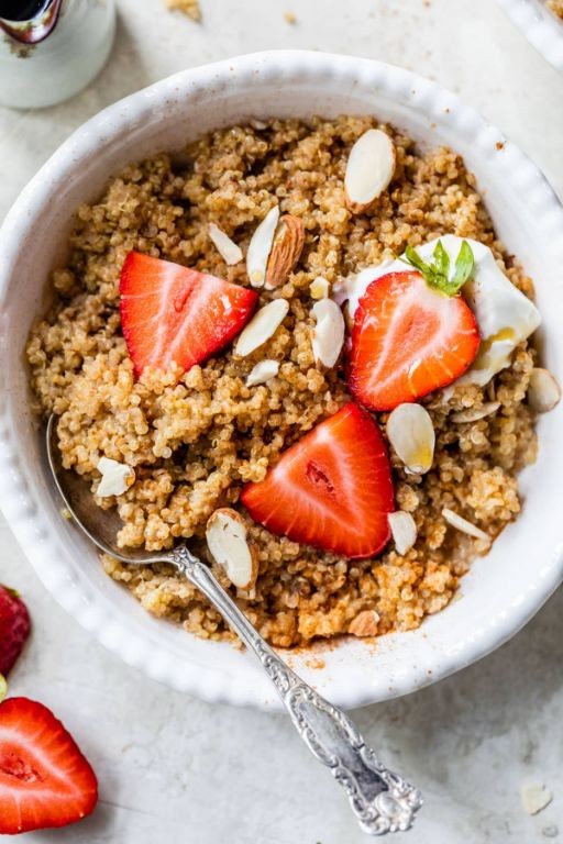 Quinoa Breakfast Bowl with Nuts and Honey