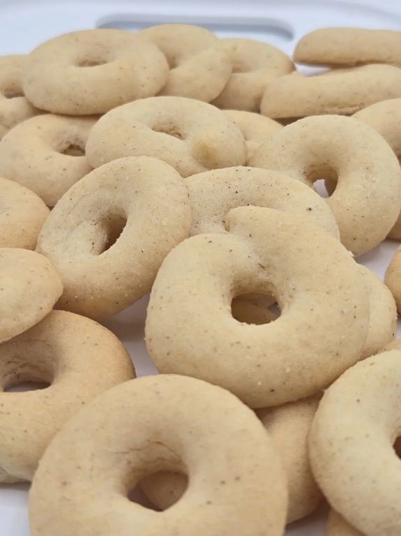 Rosquillas (Honduran cheese rings)