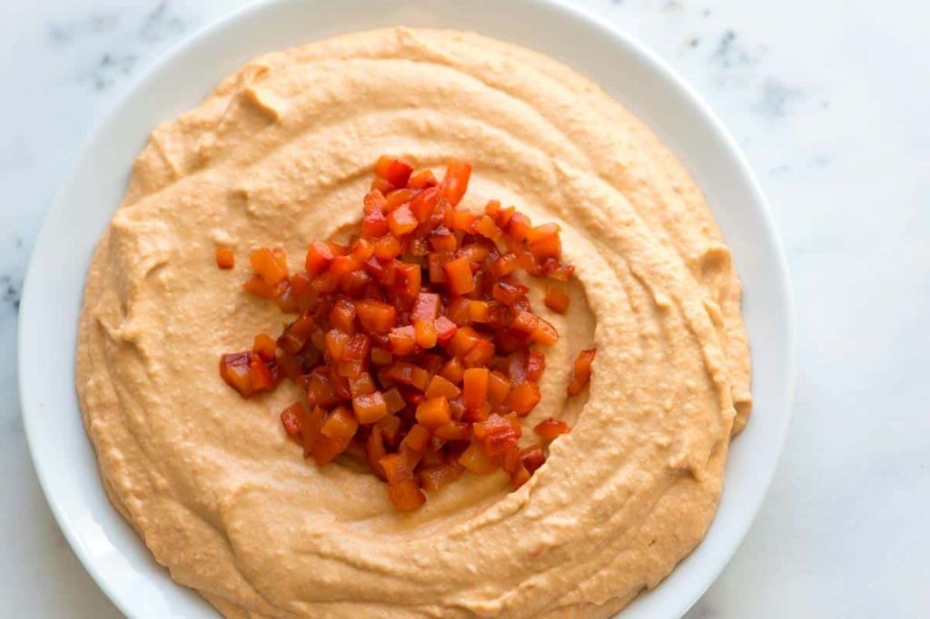 Simple Roasted Red Pepper Hummus