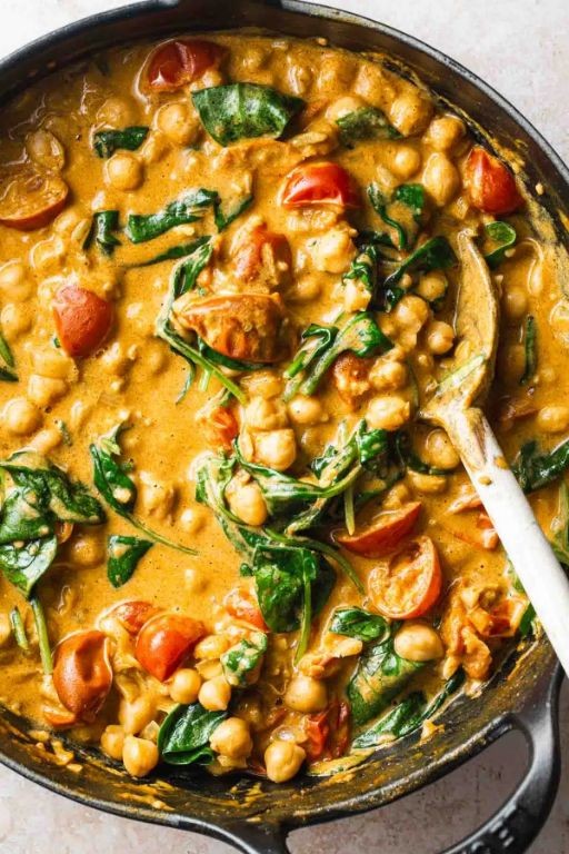 Spicy Coconut Curry with Chickpeas and Spinach