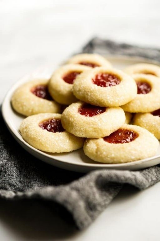 Strawberry-Filled Shortbread Cookies