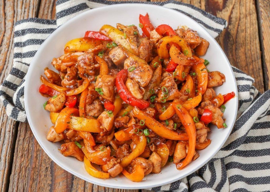 Sweet and Spicy Sriracha Chicken Fajitas