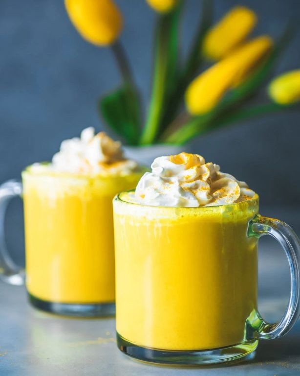 Turmeric-glucose golden milk latte