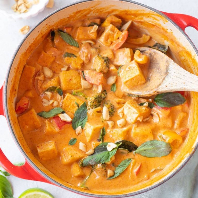Vegetarian Phanaeng Curry with Tofu