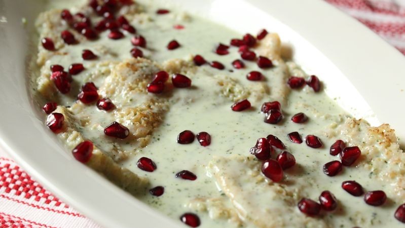 Yemeni Shafout with Yogurt and Bread